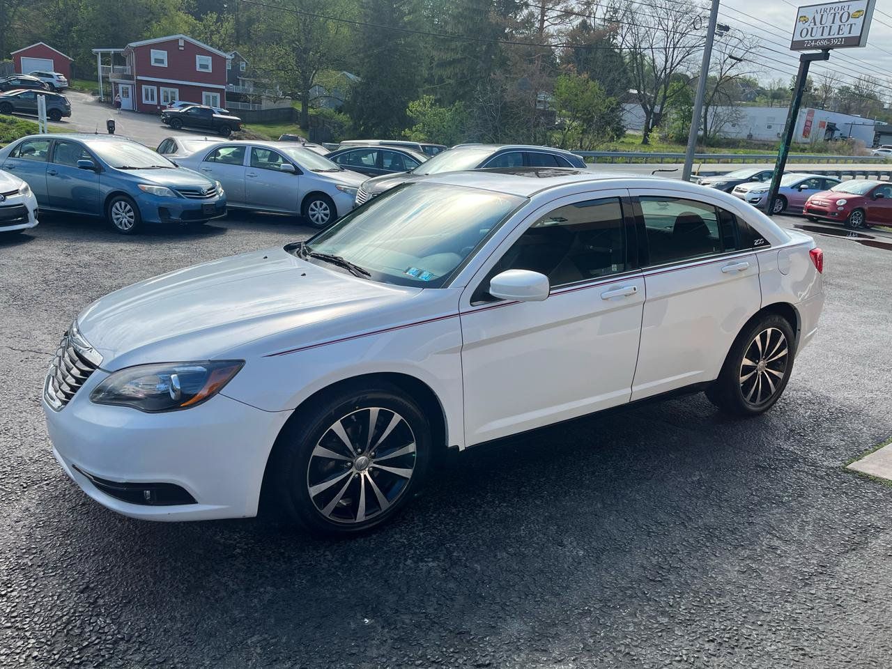 Used 2013 Chrysler 200 Touring w/ S Exterior Appearance Pkg FWD image 10