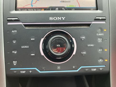 Used 2014 Ford Fusion Titanium FWD image 19