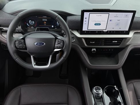 New 2026 Ford Explorer Platinum image 10