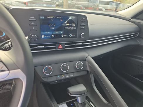 New 2026 Hyundai Elantra SE FWD image 27