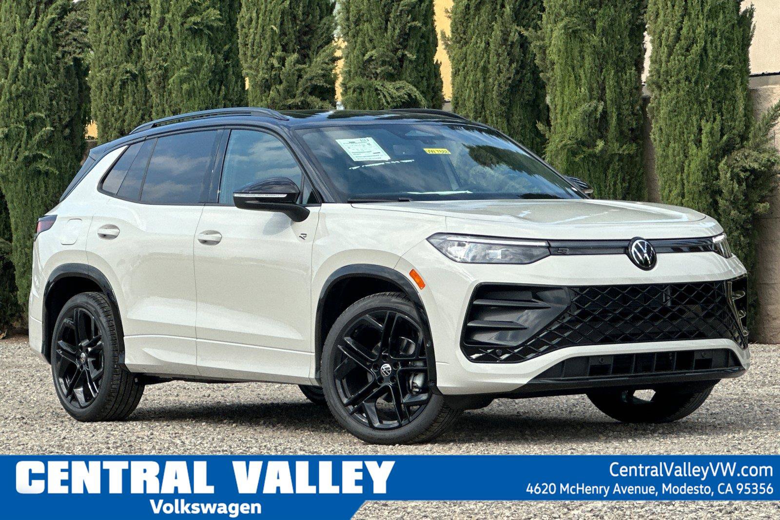 New 2026 Volkswagen Tiguan SE R-Line FWD image 1