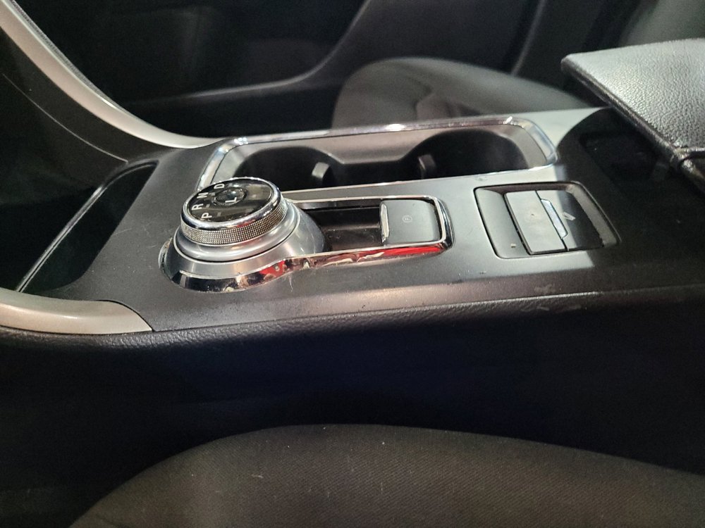 Used 2019 Ford Fusion SE FWD image 26