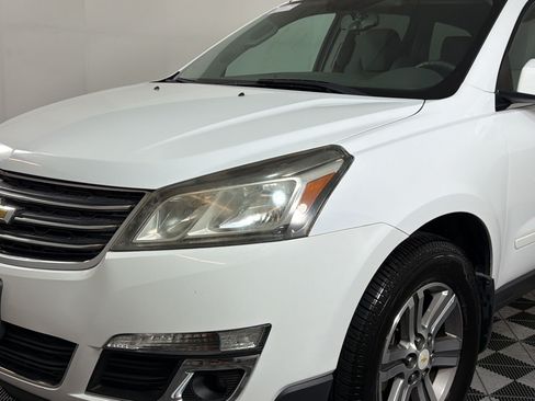 Used 2017 Chevrolet Traverse LT FWD image 10