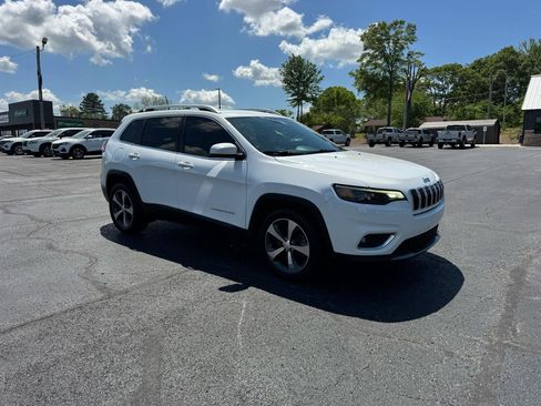 Used 2019 Jeep Cherokee Limited FWD image 4