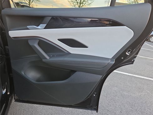 New 2026 Volkswagen Tiguan SE image 28