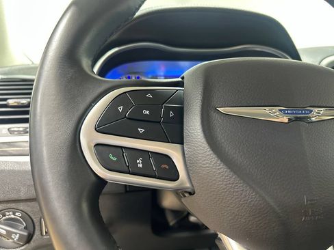 Certified 2018 Chrysler 300 Touring L AWD/4WD image 17