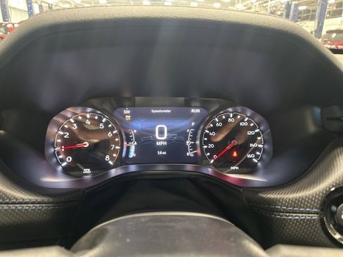 New 2025 Jeep Compass Latitude w/ Sun & Sound Group image 18