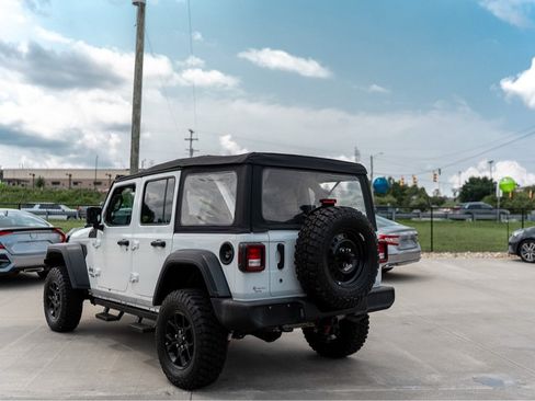 Used 2018 Jeep Wrangler Unlimited Sport AWD/4WD image 4