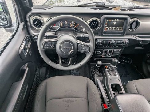Used 2023 Jeep Wrangler Sport AWD/4WD image 15