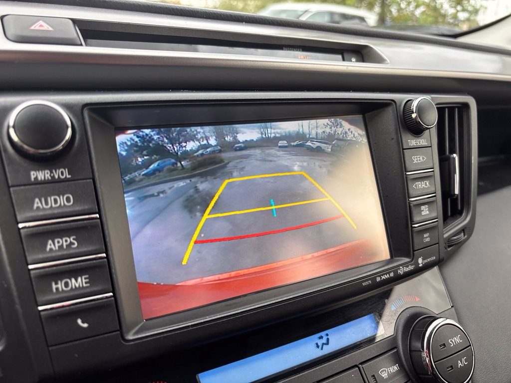 Used 2016 Toyota RAV4 XLE AWD/4WD image 26
