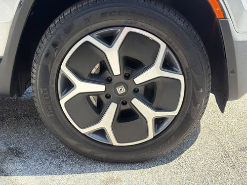 Used 2024 Rivian R1S Adventure AWD/4WD image 12