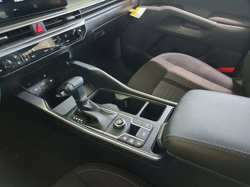 Certified 2025 Kia Sorento LX FWD image 10