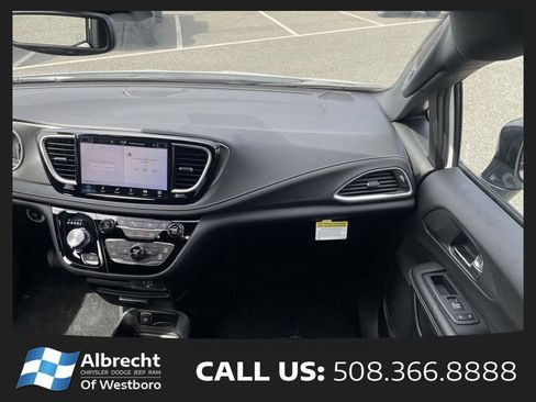 New 2026 Chrysler Pacifica Select w/ S Appearance Package AWD/4WD image 18