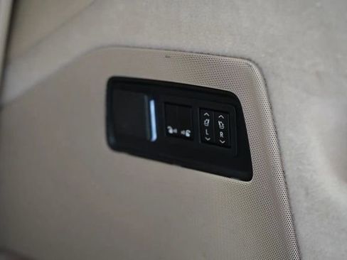 Used 2021 Cadillac Escalade Premium Luxury w/ Performance Package AWD/4WD image 35