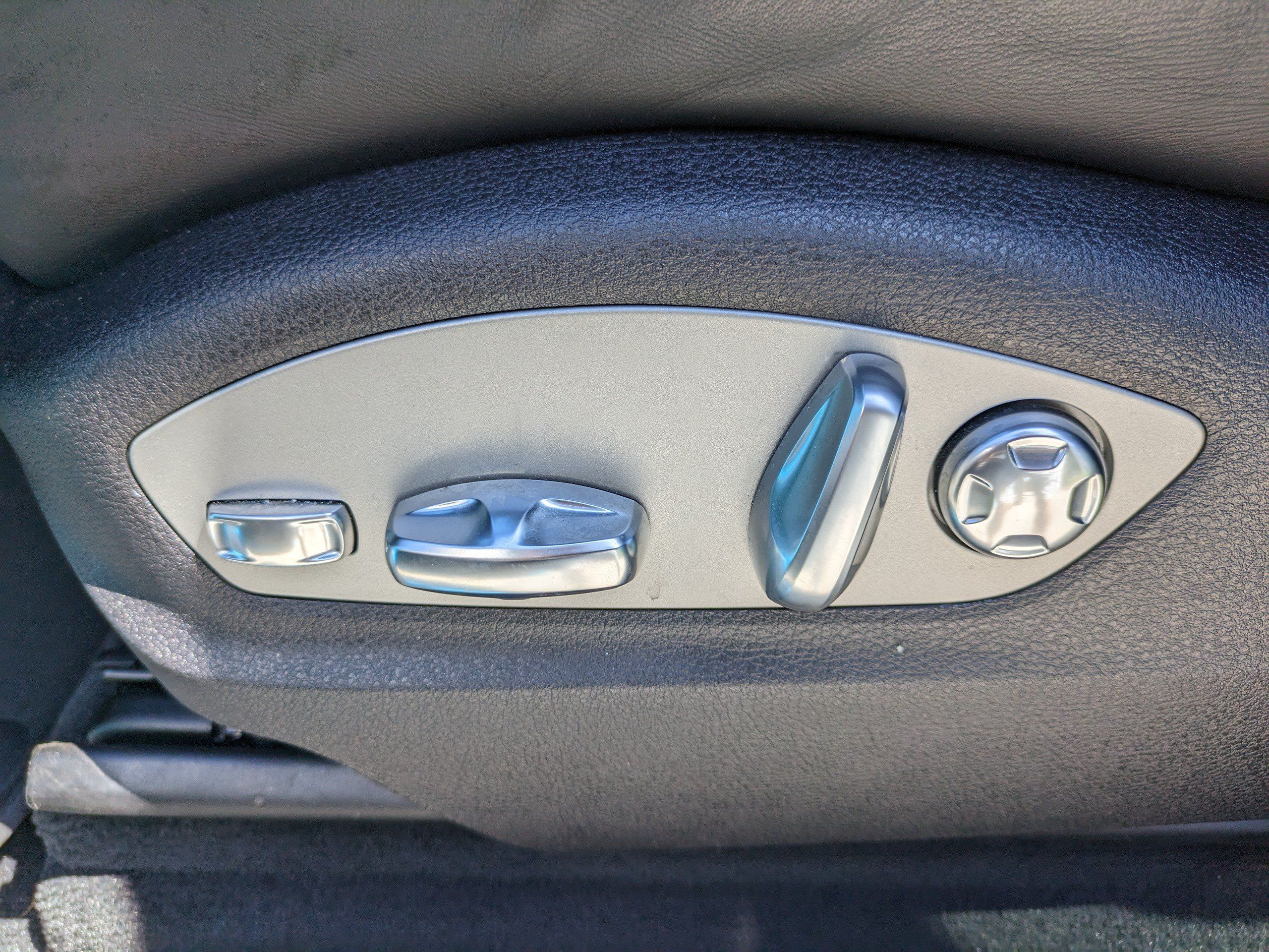 Used 2022 Porsche Macan AWD/4WD image 22