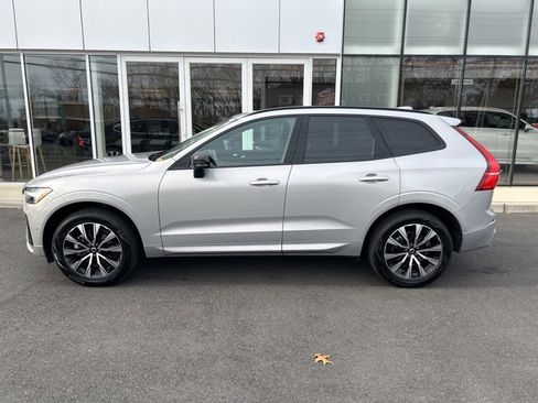 Certified 2025 Volvo XC60 B5 Plus image 2