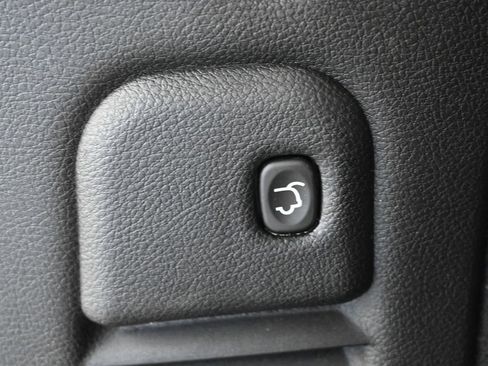 Used 2023 Dodge Durango SRT AWD/4WD image 17