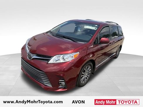 Used 2018 Toyota Sienna XLE FWD image 3