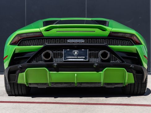 Used 2022 Lamborghini Huracan EVO image 7