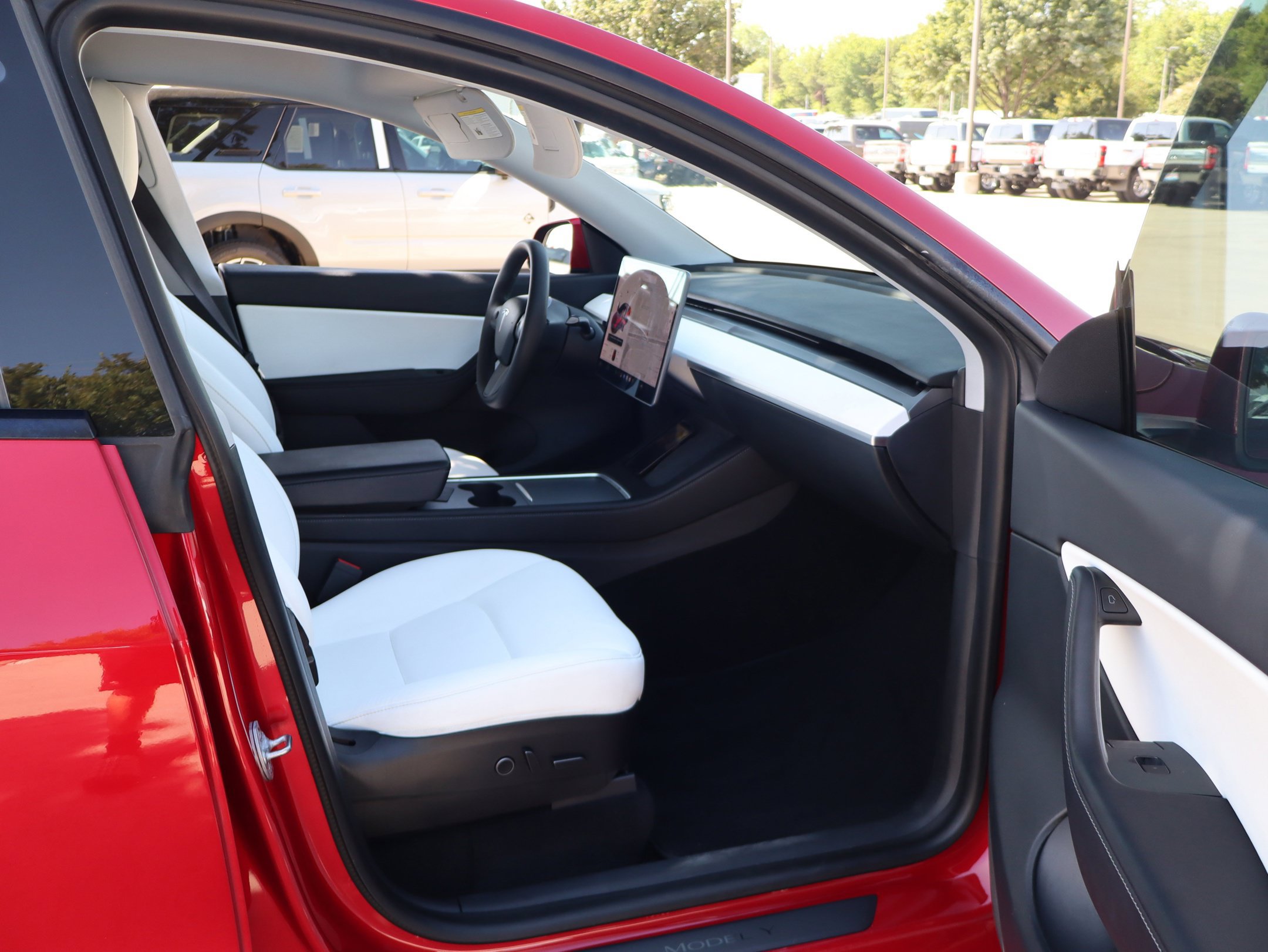 Used 2021 Tesla Model Y Long Range AWD/4WD image 28