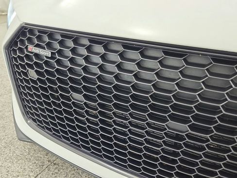 Used 2018 Audi R8 V10 RWD image 43