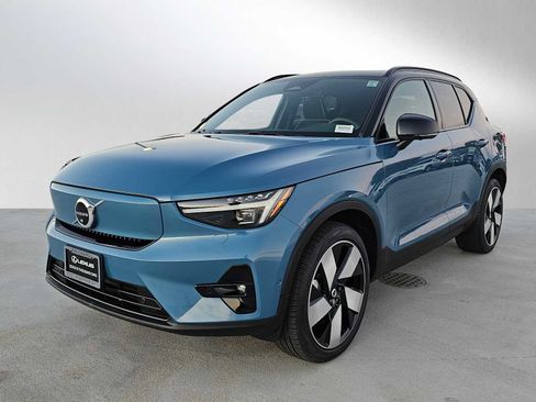 Used 2023 Volvo XC40 Recharge Ultimate image 7