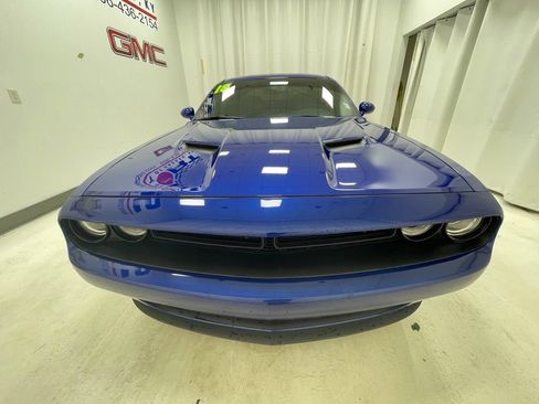 Used 2018 Dodge Challenger R/T RWD image 2