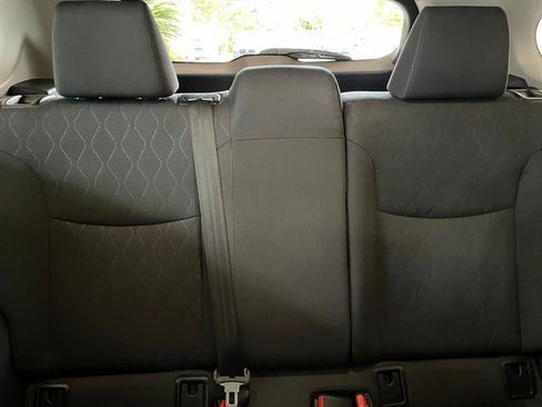 Used 2025 Toyota Corolla Cross LE image 36