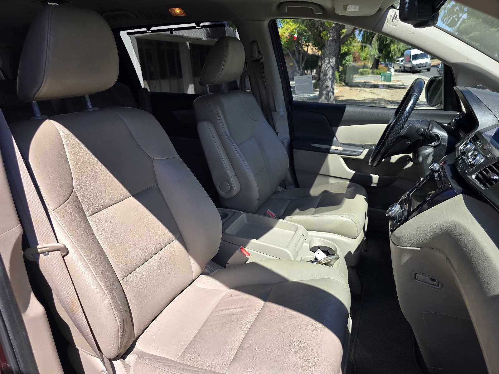 Used 2015 Honda Odyssey EX-L image 18