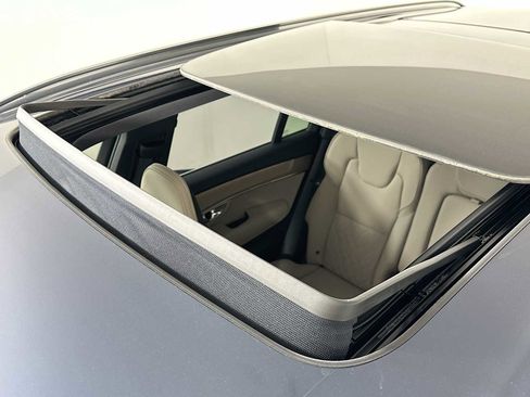 New 2026 Volvo XC90 B6 Plus w/ Protection Package Premier image 20