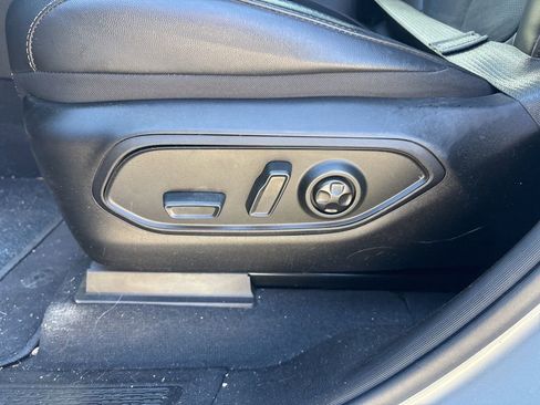 Used 2025 Jeep Grand Cherokee Altitude image 7