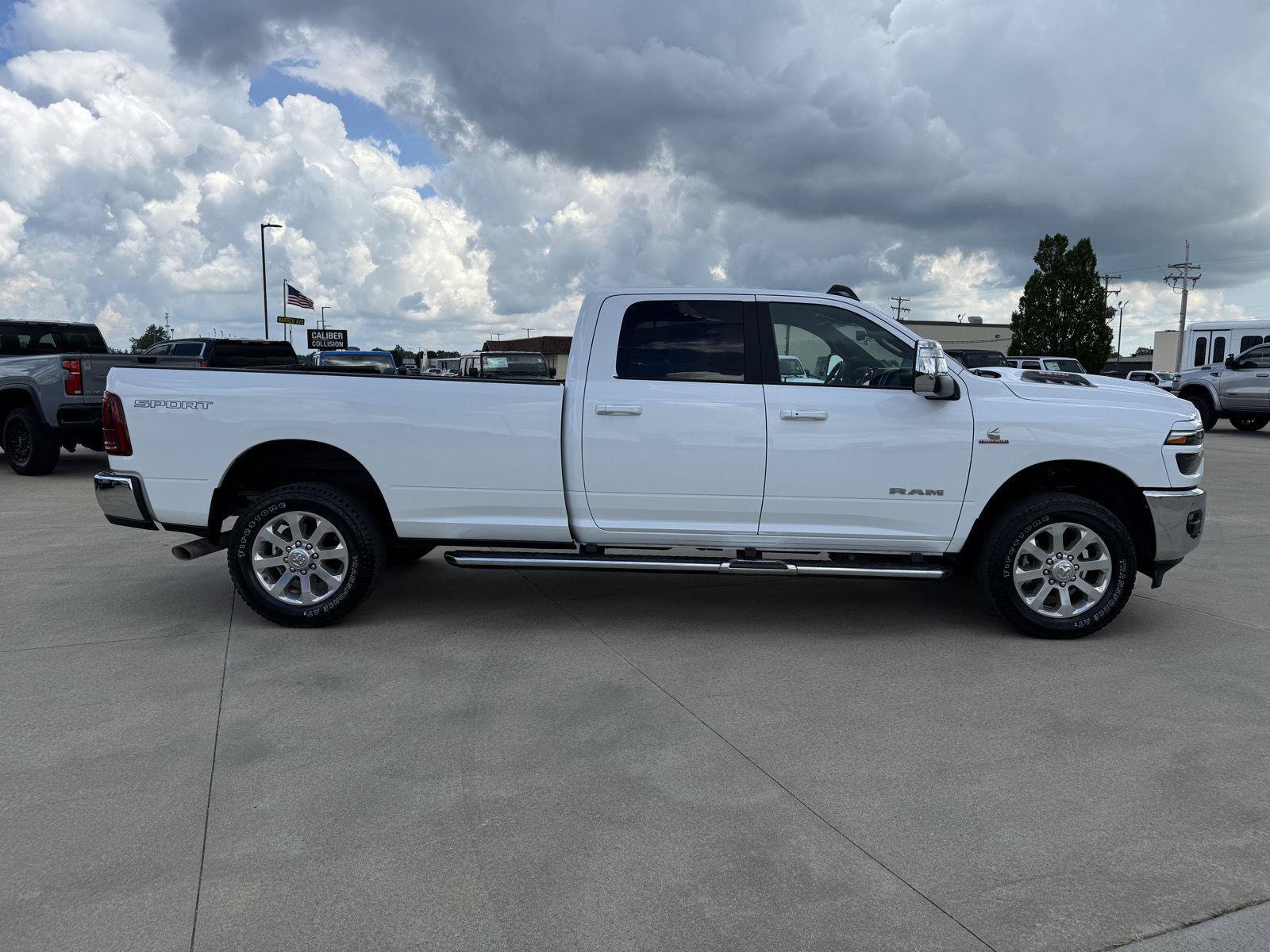 Used 2025 RAM 3500 Laramie w/ Sport Appearance Package AWD/4WD image 42