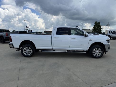 Used 2025 RAM 3500 Laramie w/ Sport Appearance Package AWD/4WD image 42