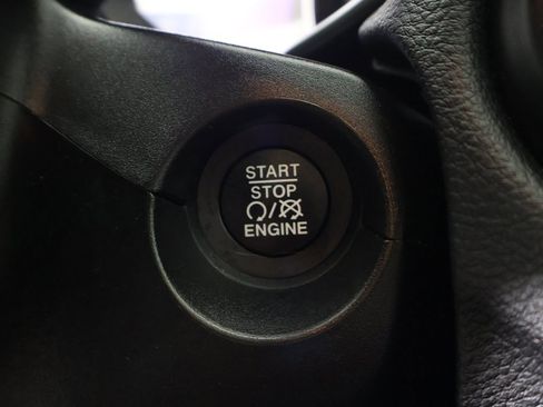 Used 2020 Jeep Compass Latitude w/ Cold Weather Group image 35