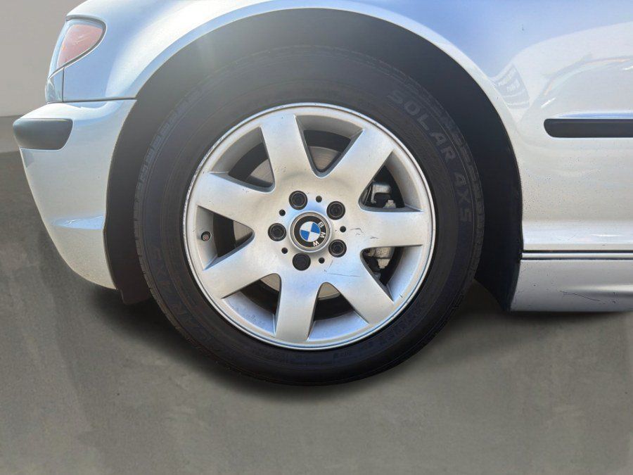 Used 2004 BMW 325i Wagon RWD image 22