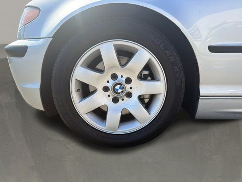 Used 2004 BMW 325i Wagon RWD image 22