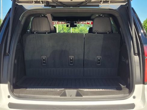 Used 2022 Chevrolet Tahoe RST w/ Luxury Package AWD/4WD image 10