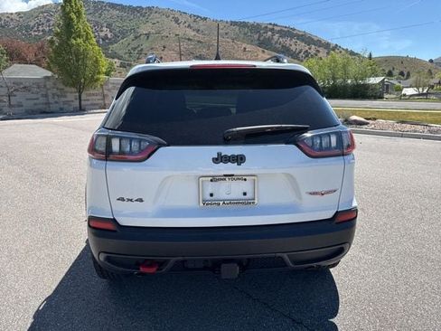 Used 2022 Jeep Cherokee Trailhawk w/ Premium Leather Package AWD/4WD image 6
