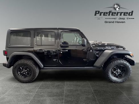 Used 2024 Jeep Wrangler Unlimited Sport AWD/4WD image 9