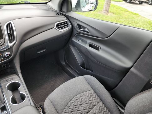 Certified 2024 Chevrolet Equinox LT AWD/4WD image 21