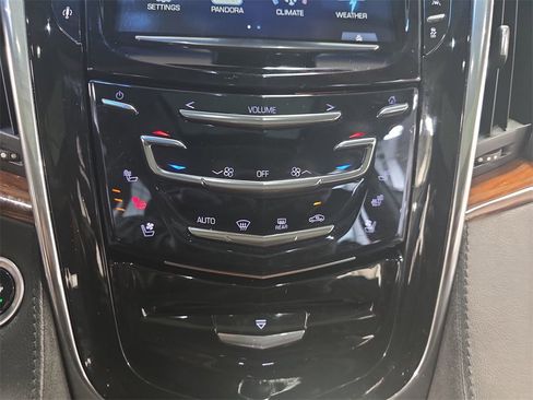 Used 2016 Cadillac Escalade Luxury image 22