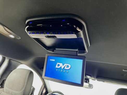 Used 2020 Chrysler Pacifica Touring w/ S Appearance Package image 14