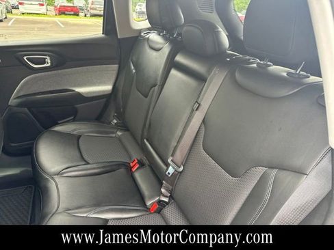 Used 2022 Jeep Compass Latitude w/ Convenience Group AWD/4WD image 4