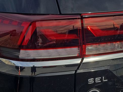 New 2026 Volkswagen Atlas SEL Premium R-Line image 9