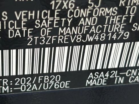 Used 2018 Toyota RAV4 LE FWD image 41