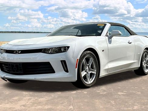 Used 2018 Chevrolet Camaro LT image 2