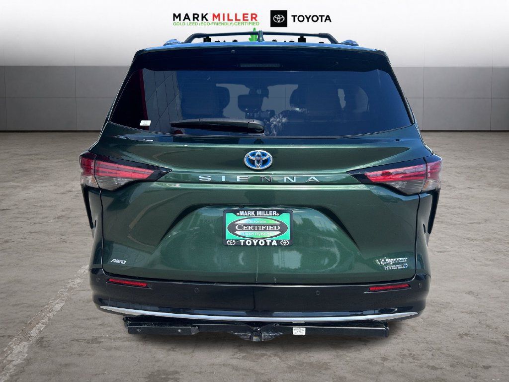 Certified 2022 Toyota Sienna Limited AWD/4WD image 4