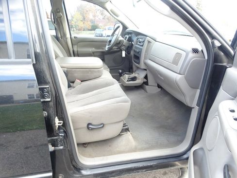 Used 2004 Dodge Ram 1500 Truck SLT w/ Quad Cab Value Group image 11