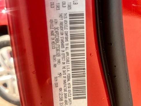 Used 2018 Dodge Journey SE image 22