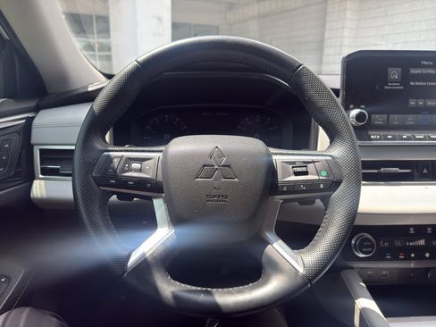Used 2024 Mitsubishi Outlander SEL Black Edition FWD image 20